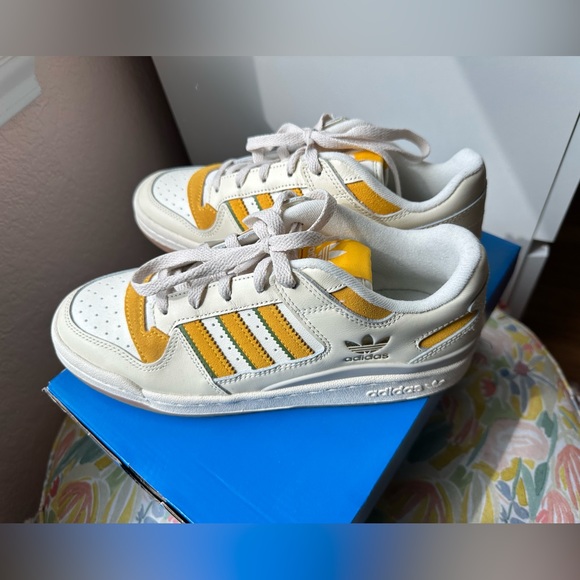 Forum Low Classic Shoes - Picture 4 of 8